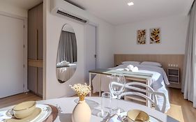 Loft Novo todo Mobiliado com WIFI Piscina e próximo a Oktober